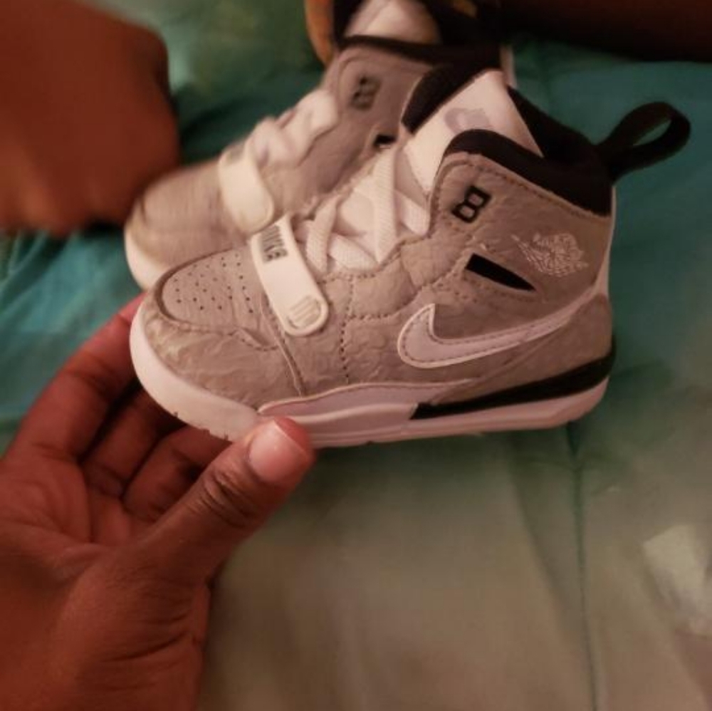 Shoes - Picture 2 of 2